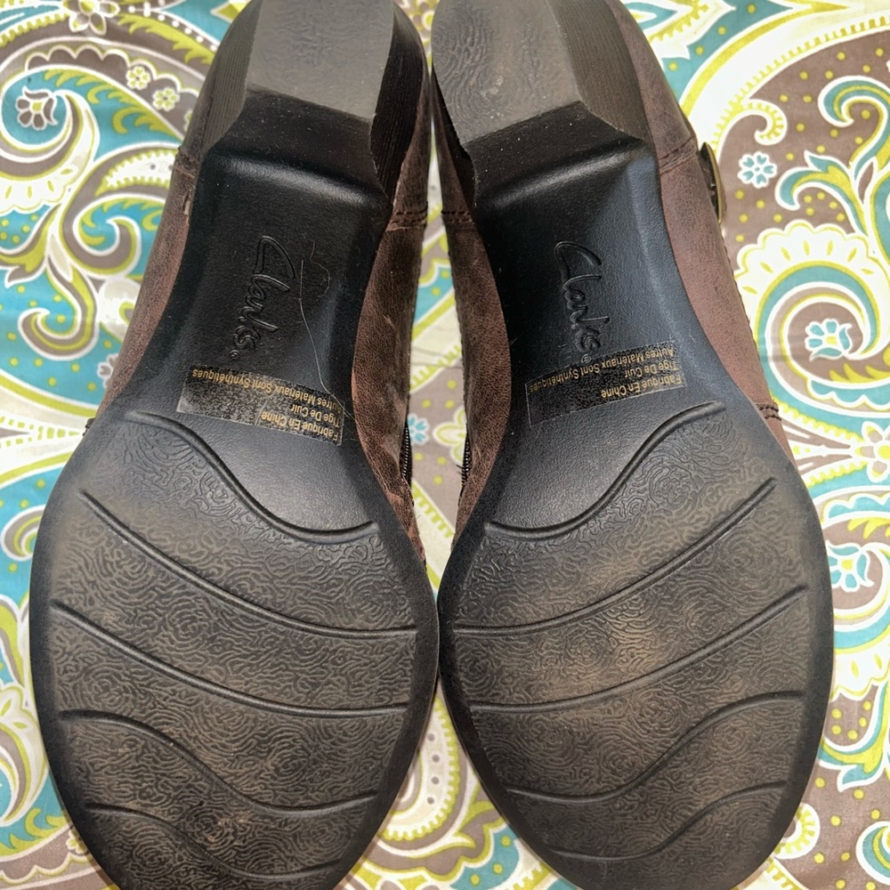 Clarks Booties - Picture 3 of 3